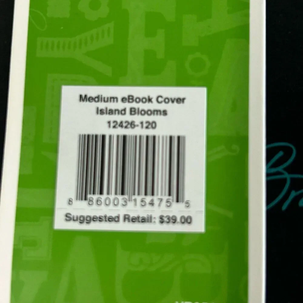 Vera Bradley Medium eBooks Cover Island Blooms Never used.